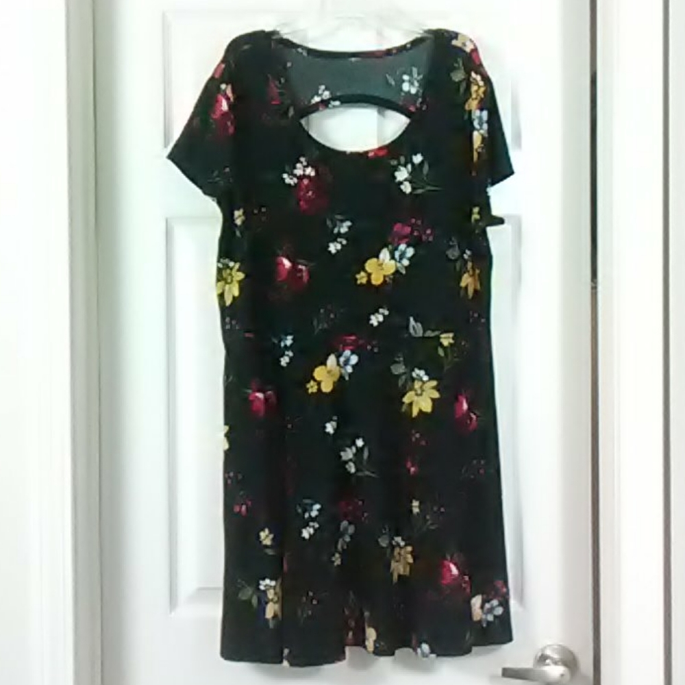 Pretty unmarked floral print on black dress